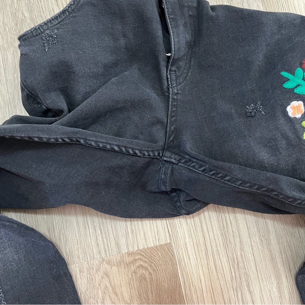 ZARA Trafaluc Black Skinny Jeans with Floral Embroidery & Raw Hem Size 8 - Picture 10 of 14